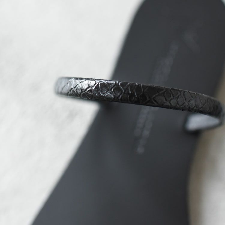 フィンガーフックフラットサンダル