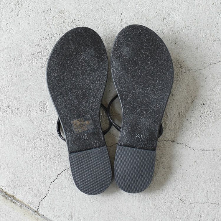 フィンガーフックフラットサンダル