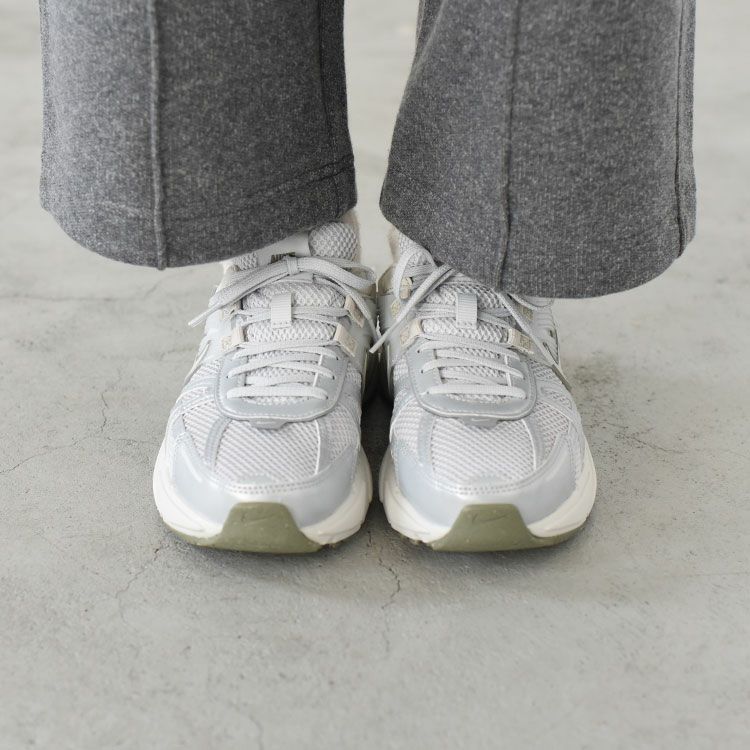 W NIKE V2K RUN ナイキ V2K ラン