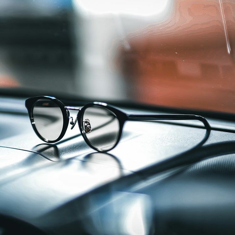 EDDIE エディー（調光レンズ）