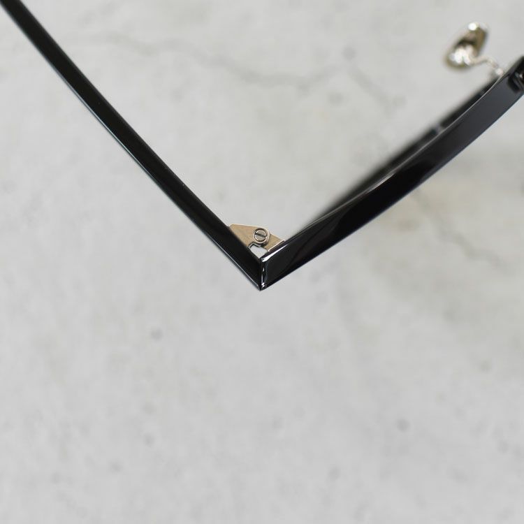 EDDIE エディー（調光レンズ）