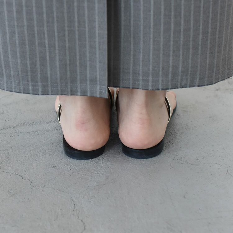 トングフラットサンダル