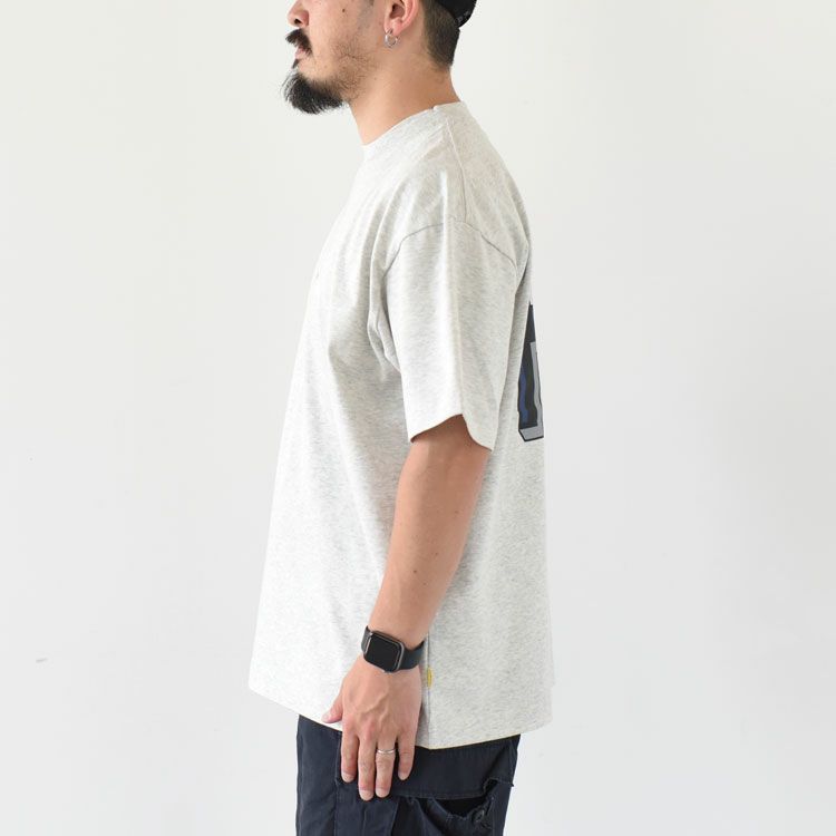 PRINTED GRAPHIC S/S TEE D.F.E プリンテッドグラフィックTシャツD.F.E