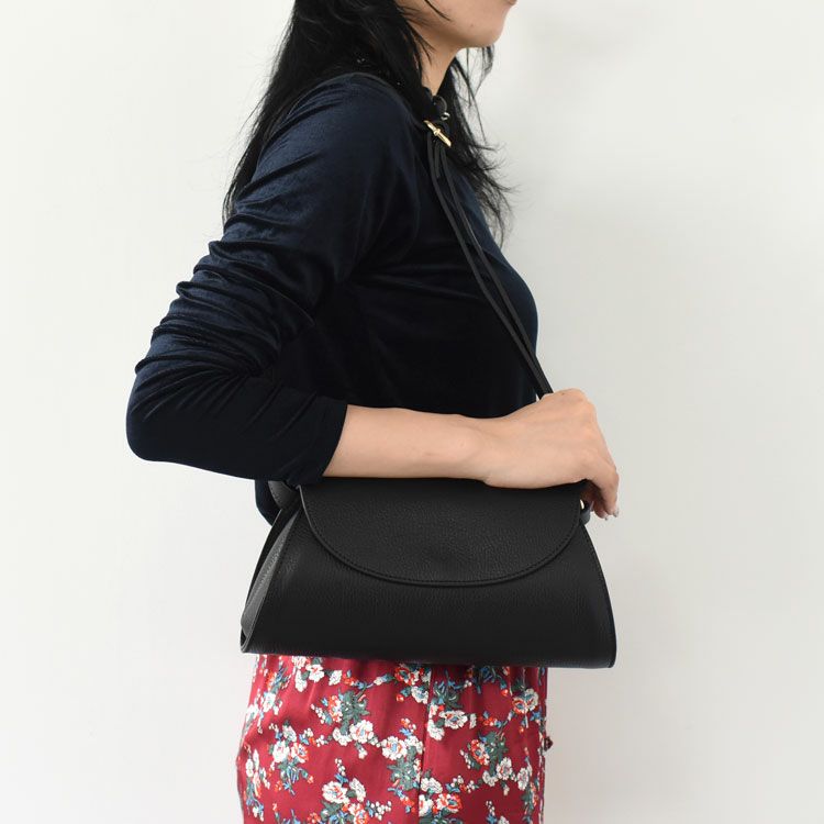 スクエアショルダーバッグ