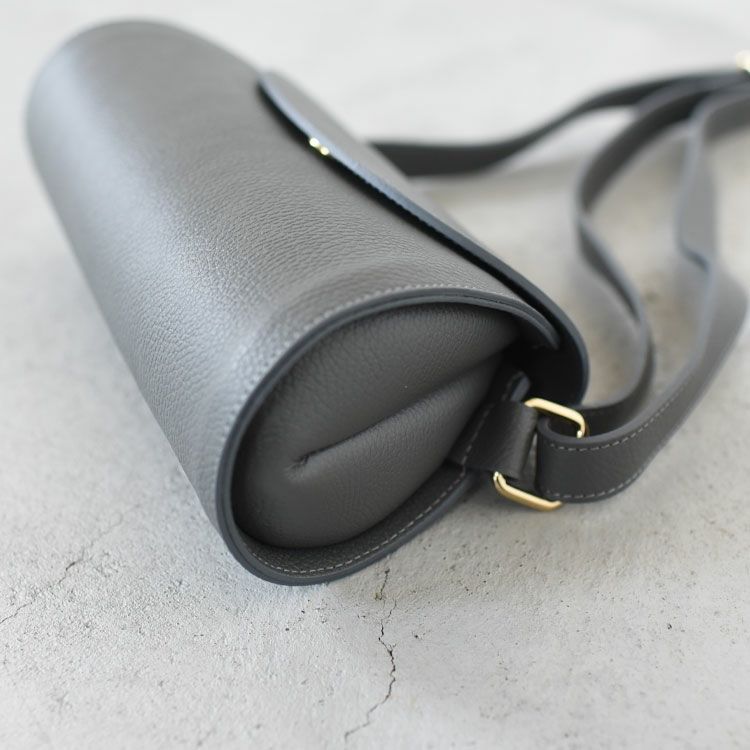 スクエアショルダーバッグ