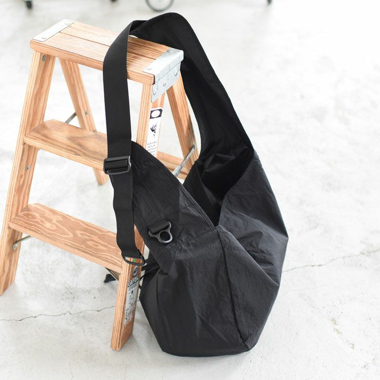 BIG SHOULDER BAG