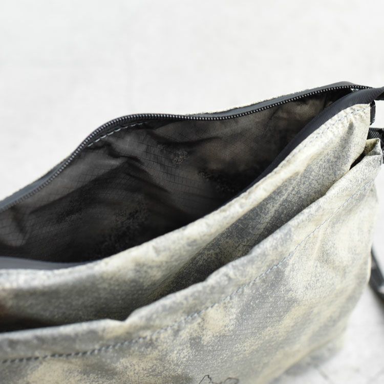 ROA x and wander sil printed sacoche  シルプリンテッドサコッシュ